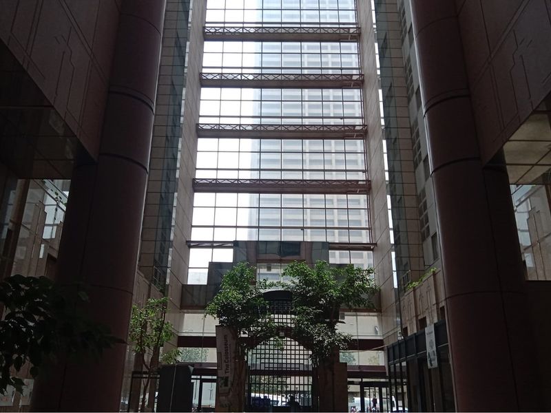 Modern Studio Apartment for Rent in the Heart of Marshalltown, Gauteng - Photo 5