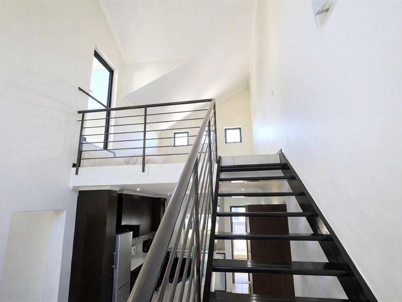 Modern two bedroom plus loft in Cubana, Sunninghill - Photo 4