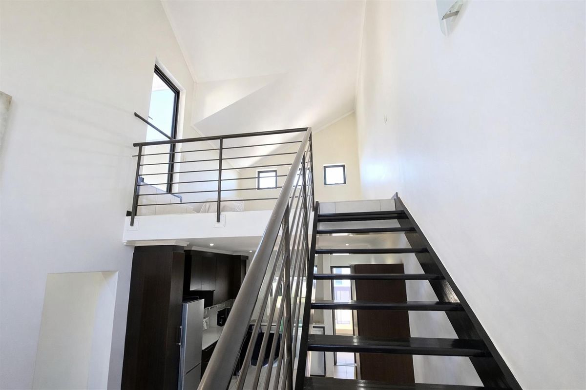 Modern two bedroom plus loft in Cubana, Sunninghill - Photo 4