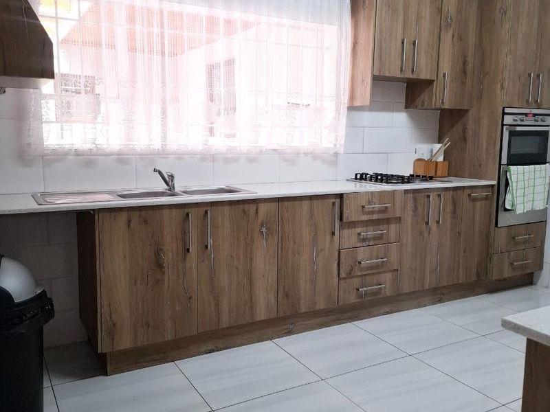 House To Rent in Summerstrand, Port Elizabeth - Photo 8