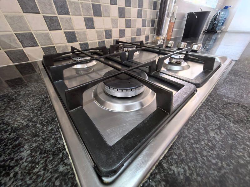 Contemporary Executive Living: Your Secure Full-Title "Lock-Up-and-Go" Sanctuary in Hillcrest - Photo 4