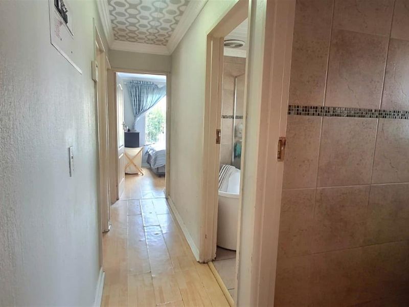 Spacious 3 Bedroom Corner Stand Home in Elandspark - Photo 9