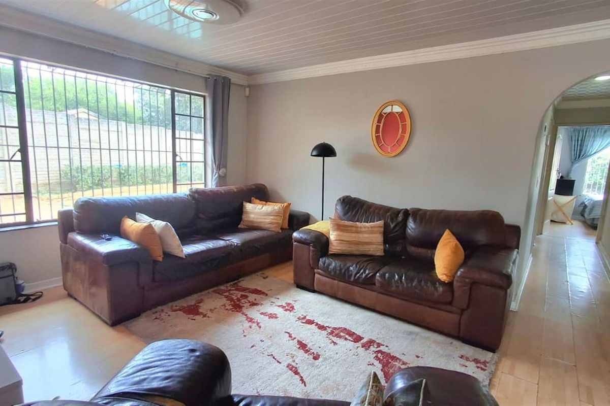 Spacious 3 Bedroom Corner Stand Home in Elandspark - Photo 5