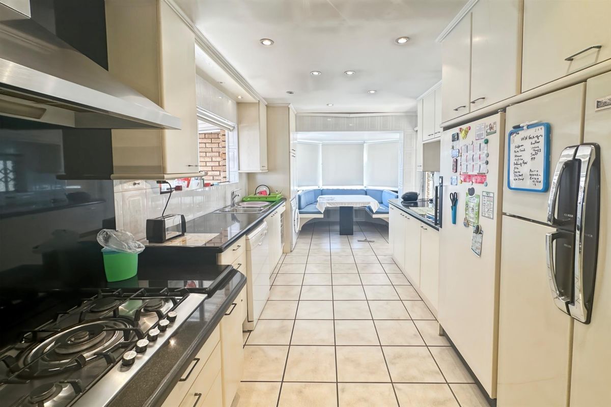 3 Bedroom House in Allandale - Photo 2
