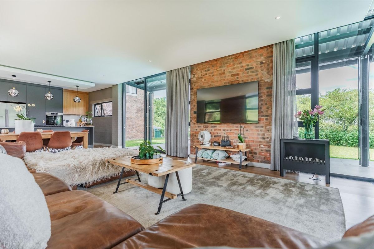 Stylish, Modern, And Full Of Character - Photo 4