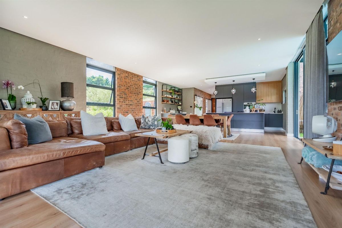 Stylish, Modern, And Full Of Character - Photo 5