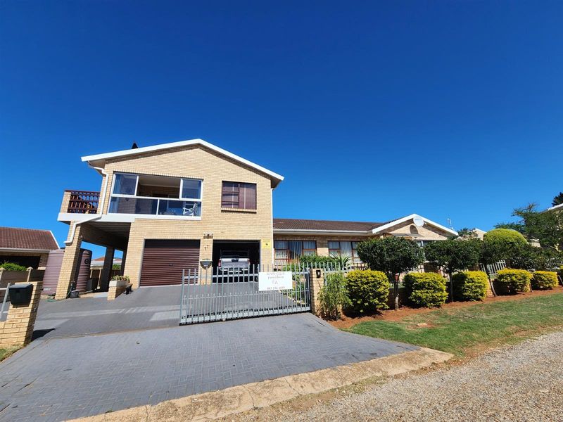 Sea Views, Space and Income Potential. Versatile Wavecrest Home with Separate Flat - Photo 2