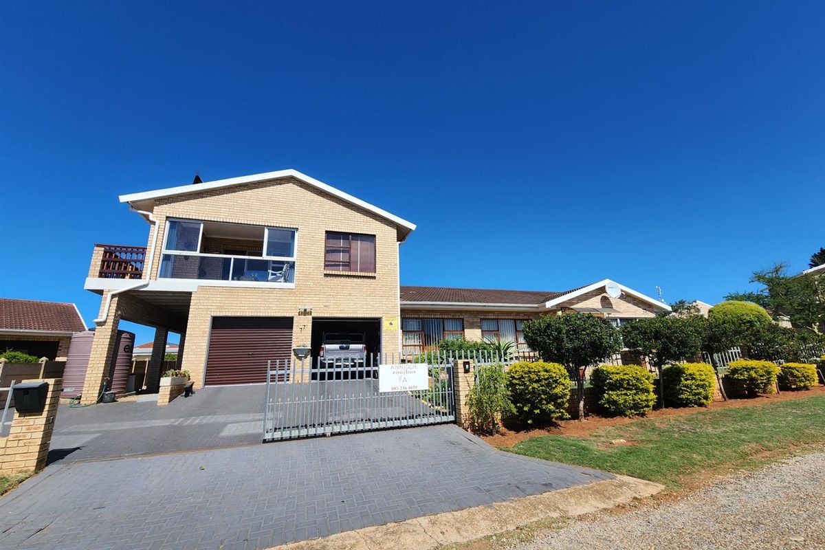 Sea Views, Space and Income Potential. Versatile Wavecrest Home with Separate Flat - Photo 2