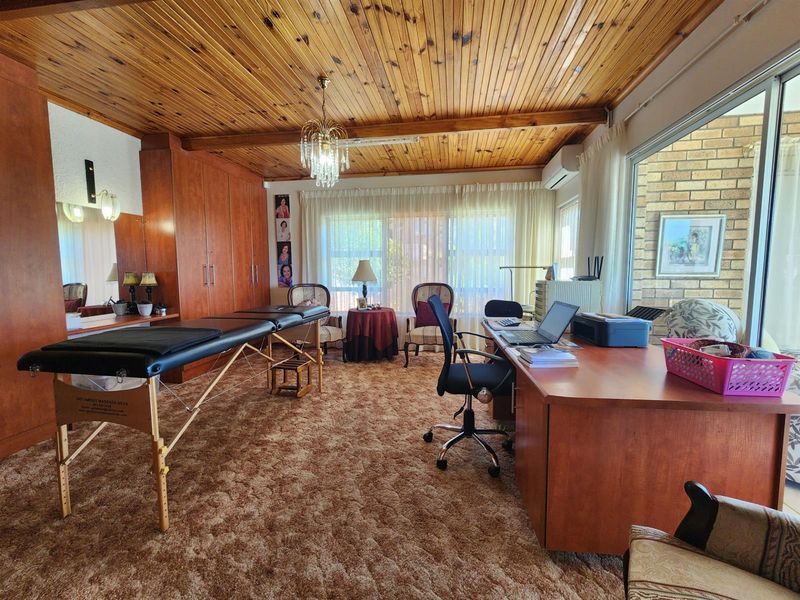 Sea Views, Space and Income Potential. Versatile Wavecrest Home with Separate Flat - Photo 5