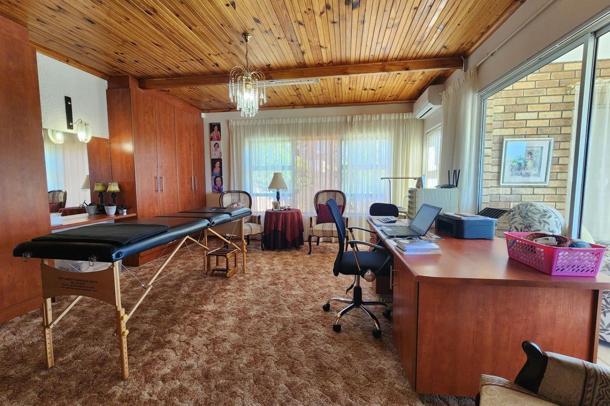 Sea Views, Space and Income Potential. Versatile Wavecrest Home with Separate Flat - Photo 5