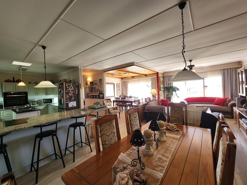 Sea Views, Space and Income Potential. Versatile Wavecrest Home with Separate Flat - Photo 9