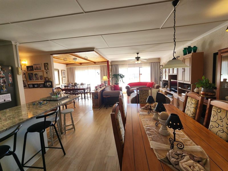 Sea Views, Space and Income Potential. Versatile Wavecrest Home with Separate Flat - Photo 7