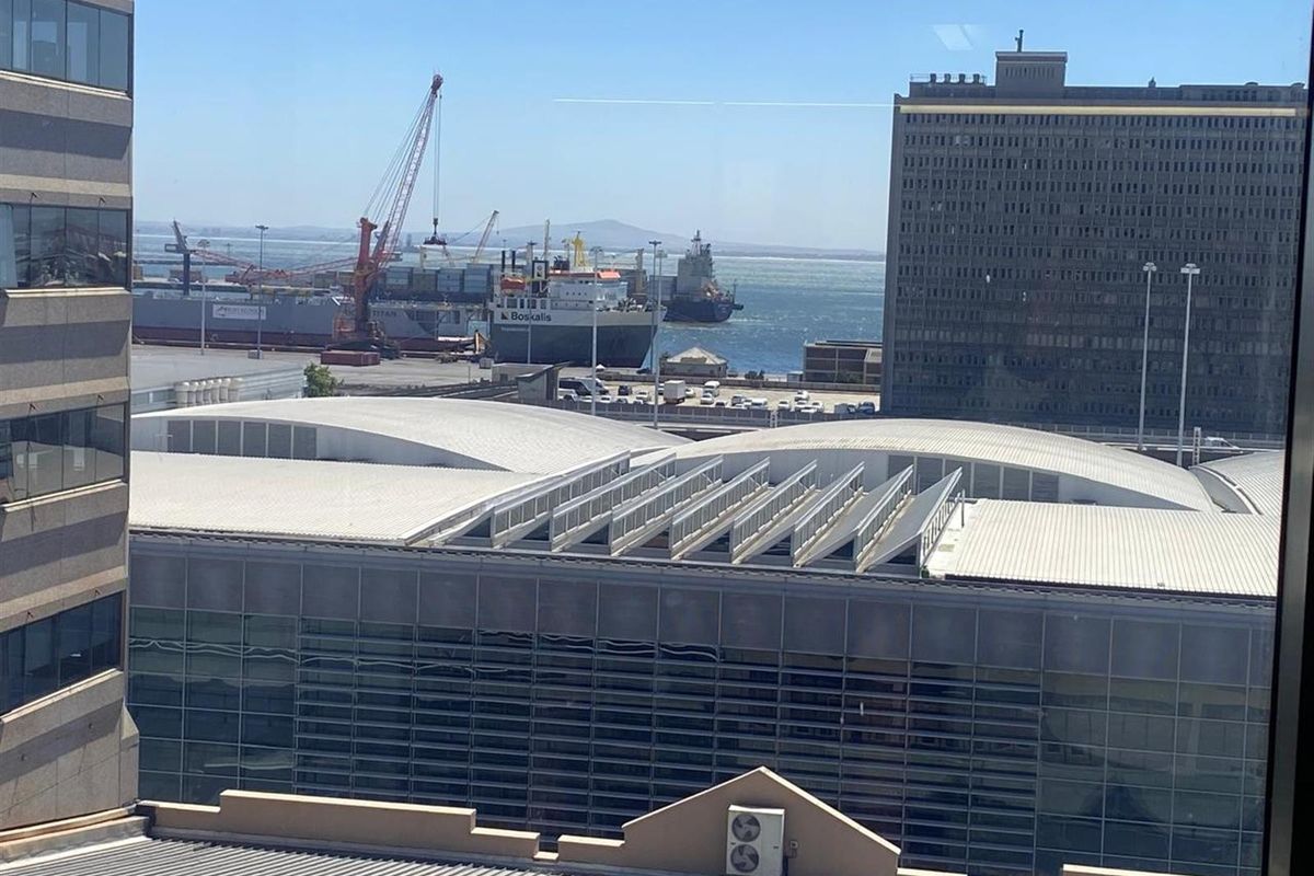 Premium Offices To Let on The Foreshore, Cape Town - Photo 3