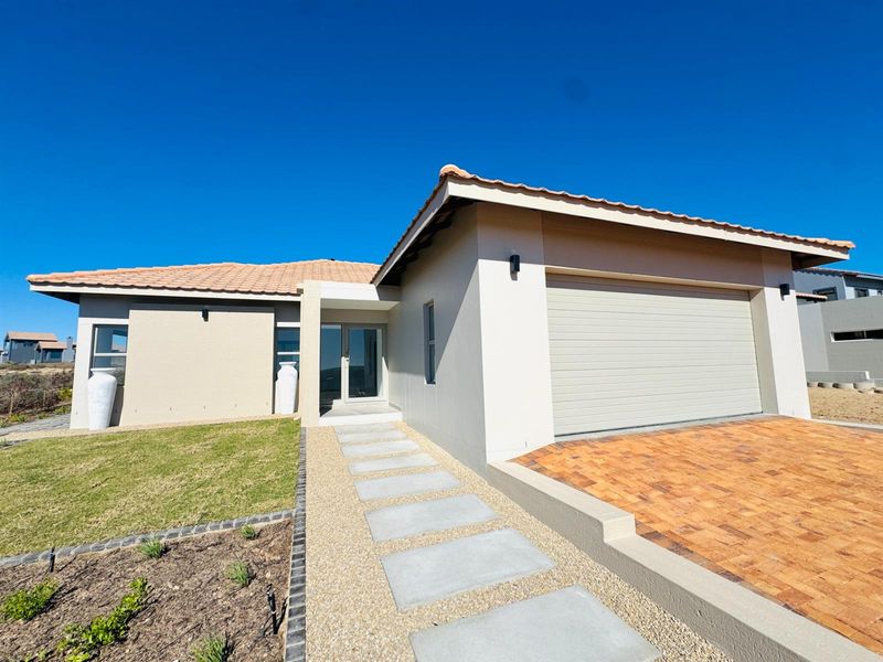 House For Sale in Langebaan Country Estate, Langebaan - Photo 1