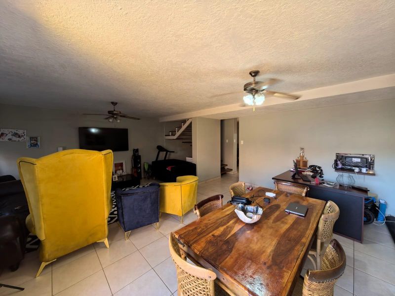 A Family Sanctuary in Historic Belgravia: Spacious Double-Story Charm - Photo 2