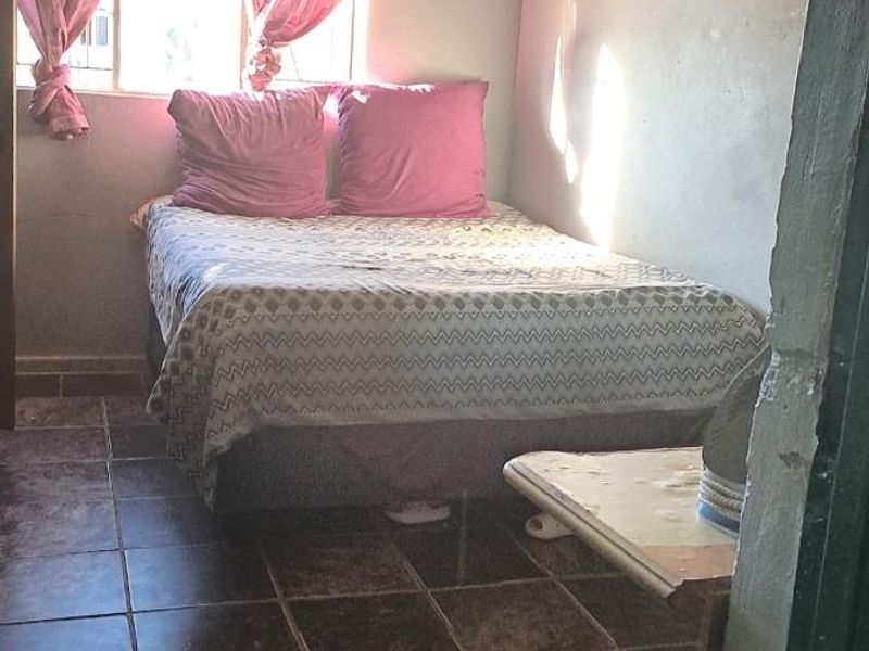 4 Bedroom House For Sale | Jurgenskamp, Upington - Photo 5