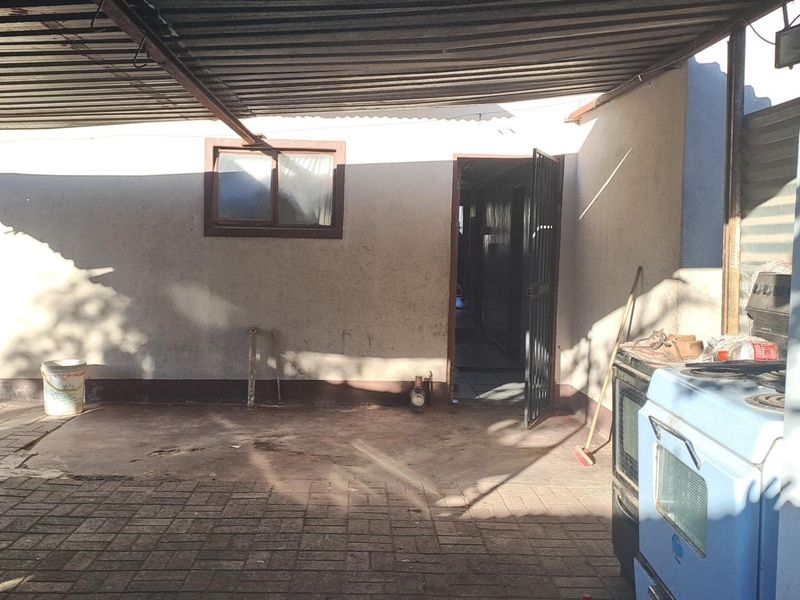 4 Bedroom House For Sale | Jurgenskamp, Upington - Photo 7
