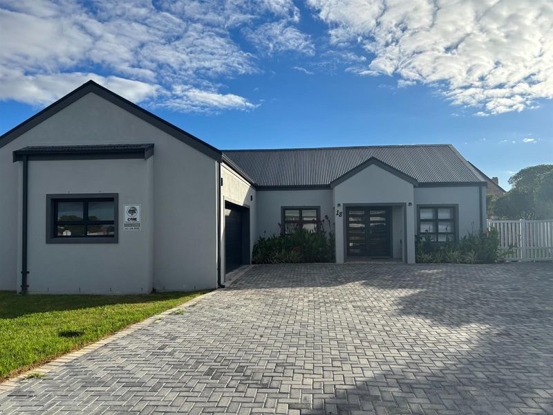 Coastal Investment Opportunity - 3 Bedroom Home with Built-in Braai in Franskraal, Gansbaai - Photo 2