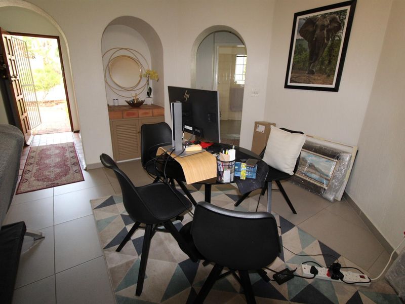 Light and Spacious Ground Floor Apartment in a Tranquil setting - Photo 2