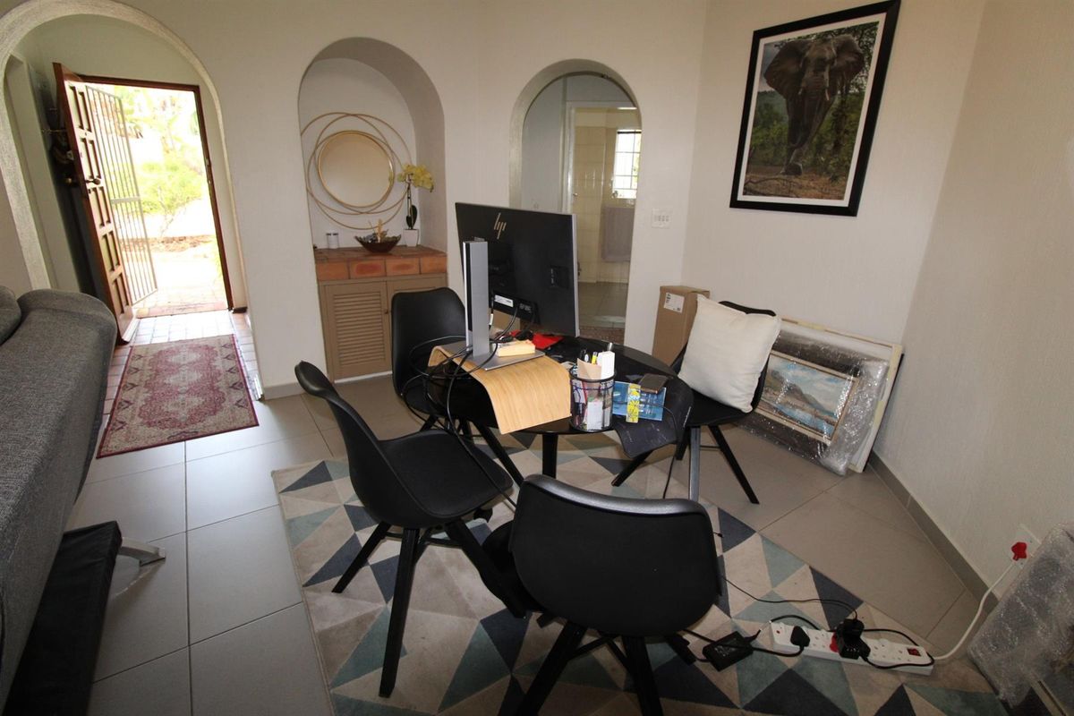 Light and Spacious Ground Floor Apartment in a Tranquil setting - Photo 2