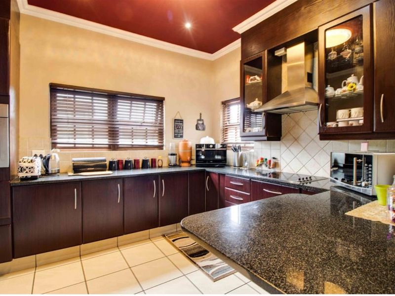 House For Sale in Kyalami, Midrand - Photo 9