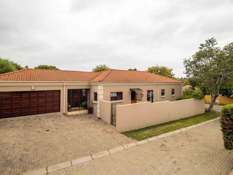 House For Sale in Kyalami, Midrand - Photo 3
