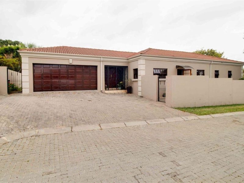 House For Sale in Kyalami, Midrand - Photo 2