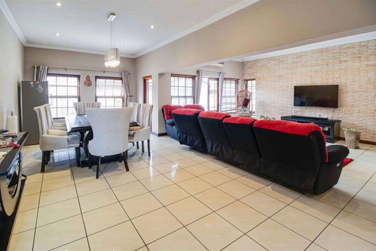 House For Sale in Kyalami, Midrand - Photo 5