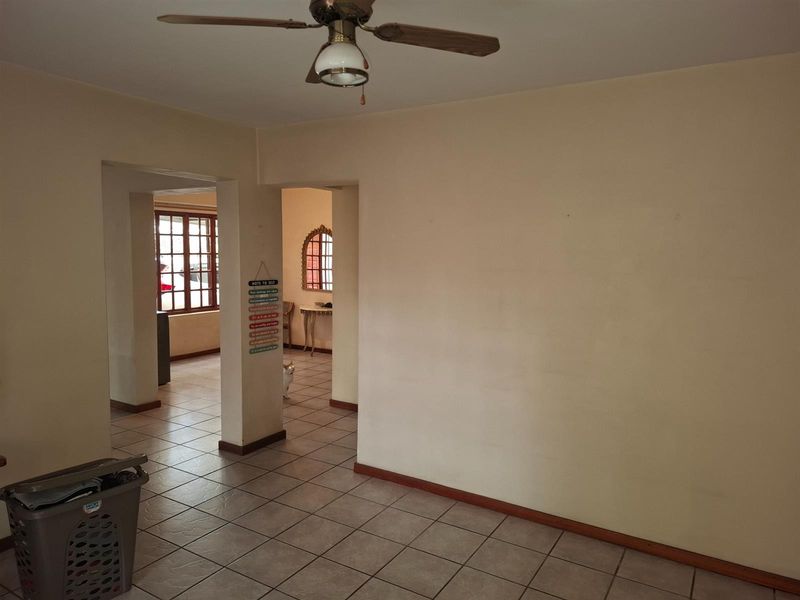 3 Bedroom Duplex For Sale in Florida Park, Roodepoort - Photo 10