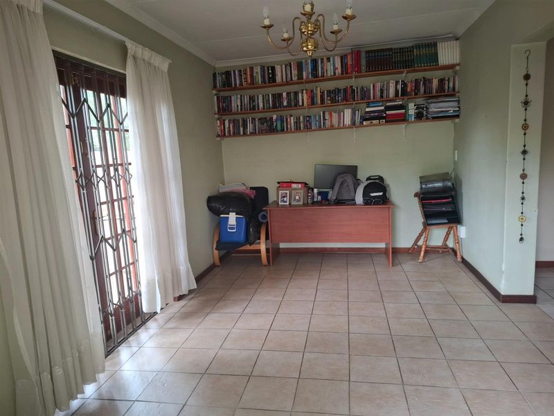 3 Bedroom Duplex For Sale in Florida Park, Roodepoort - Photo 6
