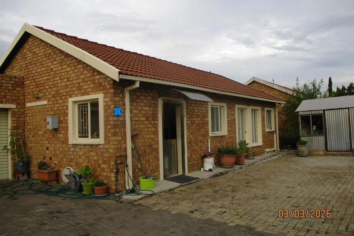 House For Sale in Aero City Complex, Kempton Park - Photo 2