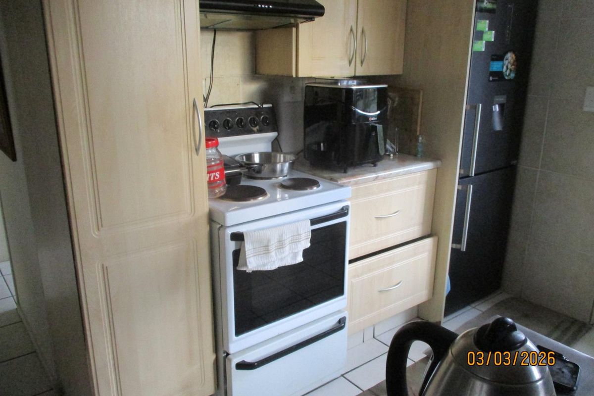 House For Sale in Aero City Complex, Kempton Park - Photo 4