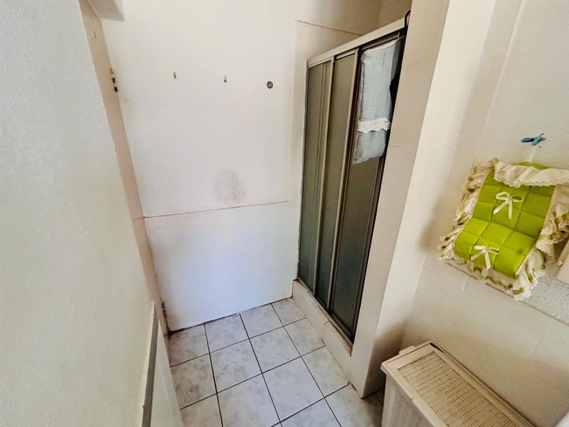 Townhouse For Sale in Kibler Park Johannesburg Gauteng - Photo 10