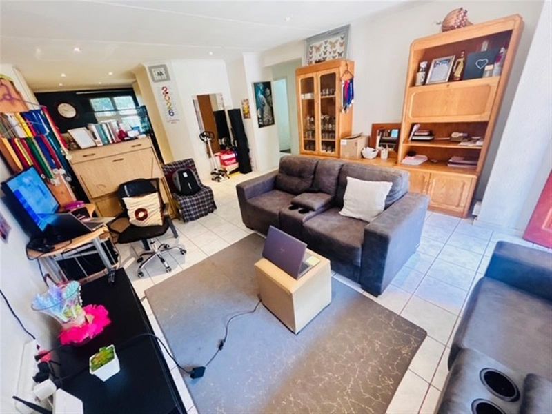 Townhouse For Sale in Kibler Park Johannesburg Gauteng - Photo 8