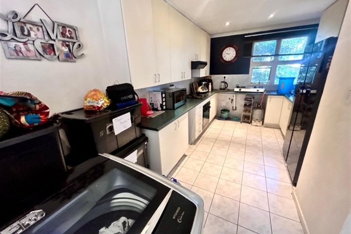 Townhouse For Sale in Kibler Park Johannesburg Gauteng - Photo 3