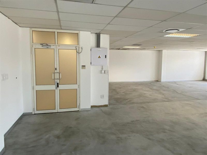 Office To Rent in Waterfront, Cape Town - Photo 4