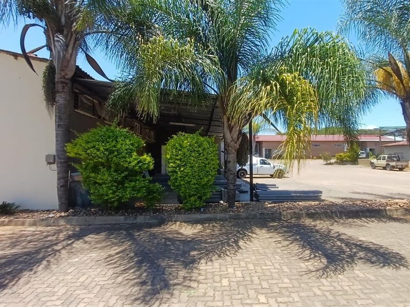 6,369m2 Industrial Property on 1‐Hectare Stand - Six Fully Serviced Warehouses - Photo 3