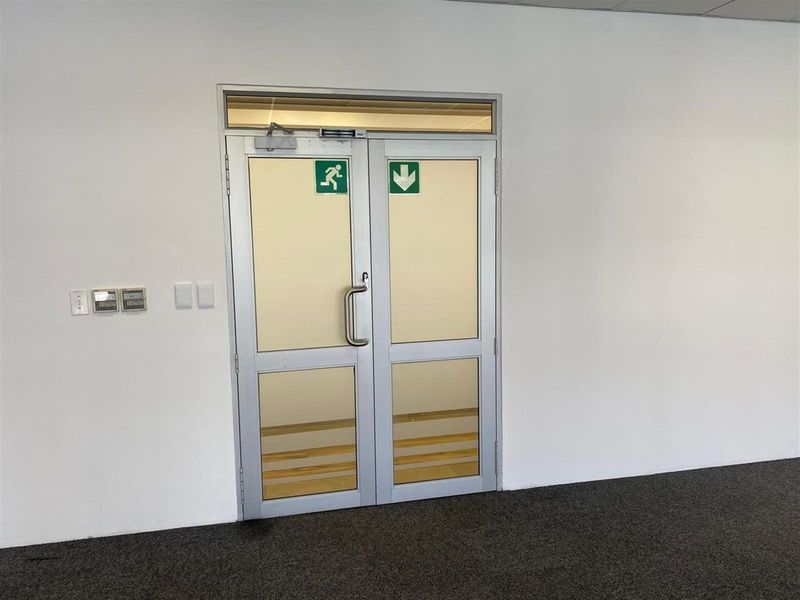 Office To Rent in Waterfront, Cape Town - Photo 10