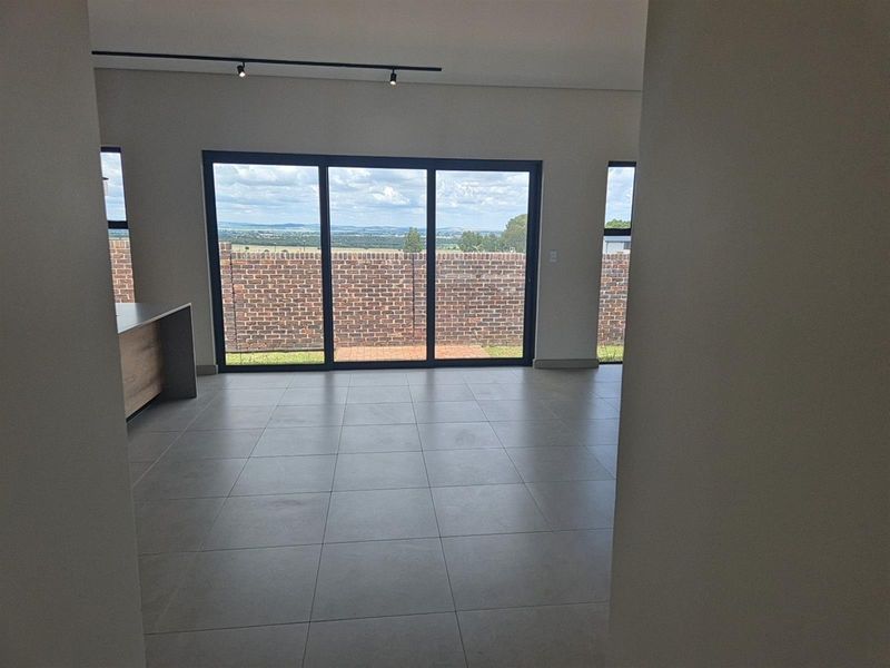 Modern Elegance and Luxury Finishes - A Connoisseur’s Choice for Sustainable Living - Photo 8