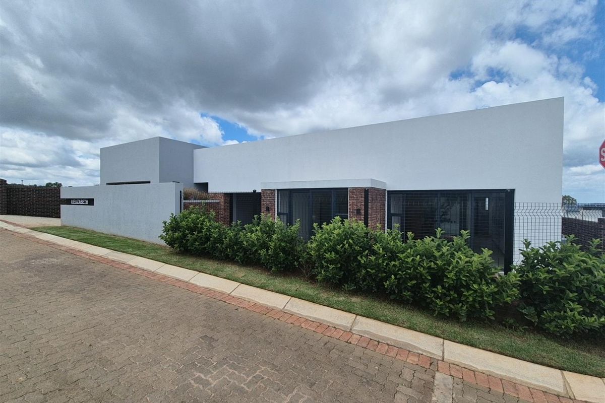 Modern Elegance and Luxury Finishes - A Connoisseur’s Choice for Sustainable Living - Photo 2