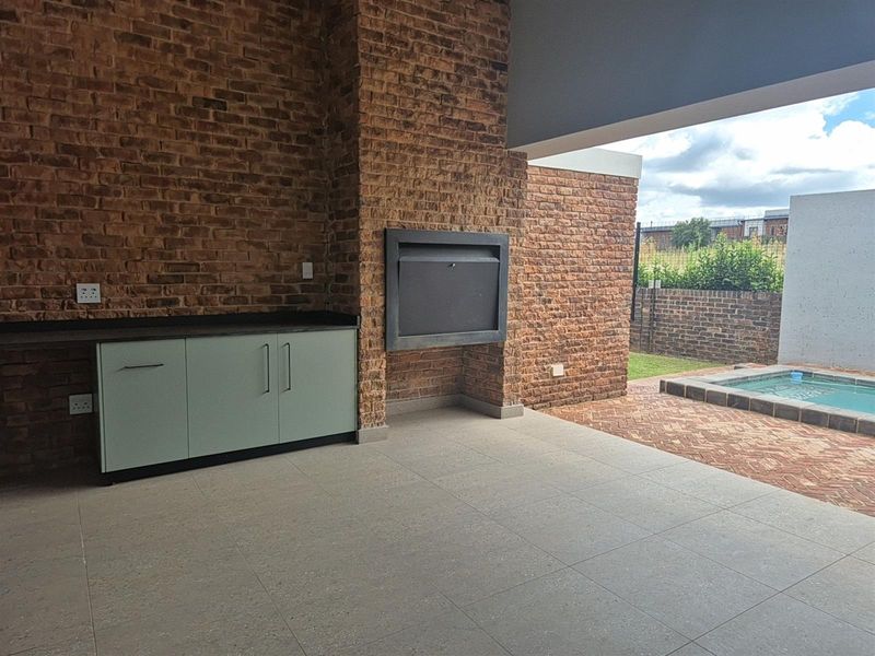 Modern Elegance and Luxury Finishes - A Connoisseur’s Choice for Sustainable Living - Photo 4