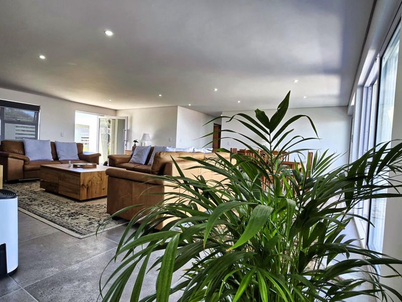 House For Sale in Dana Bay Mossel Bay Western Cape - Photo 6