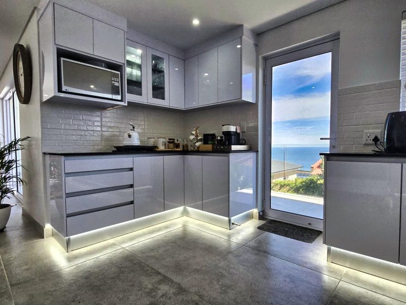 House For Sale in Dana Bay Mossel Bay Western Cape - Photo 9