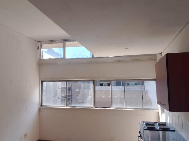 Apartment For Sale in Braamfontein, Johannesburg - Photo 9