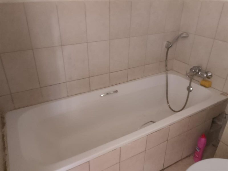 Apartment For Sale in Braamfontein, Johannesburg - Photo 8