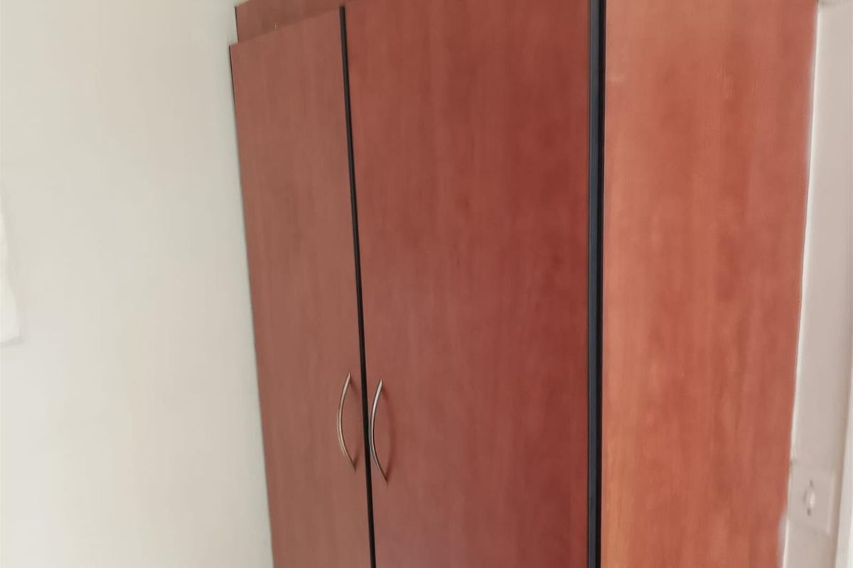 Apartment For Sale in Braamfontein, Johannesburg - Photo 5