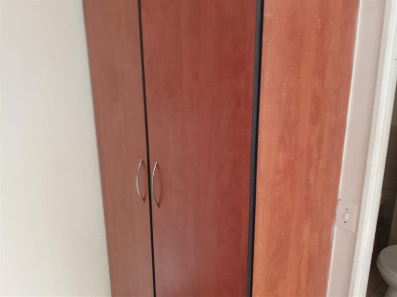 Apartment For Sale in Braamfontein, Johannesburg - Photo 4