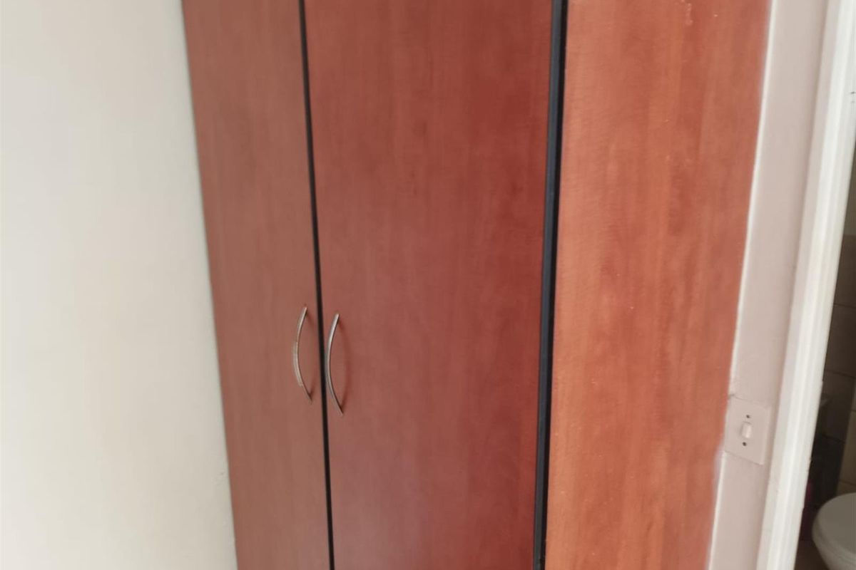 Apartment For Sale in Braamfontein, Johannesburg - Photo 4