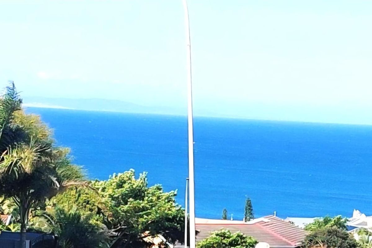 Dual Mandate: Seaview Home with Golden Sunrises, Privacy and Security Wavecrest, Jeffreys Bay - Photo 2