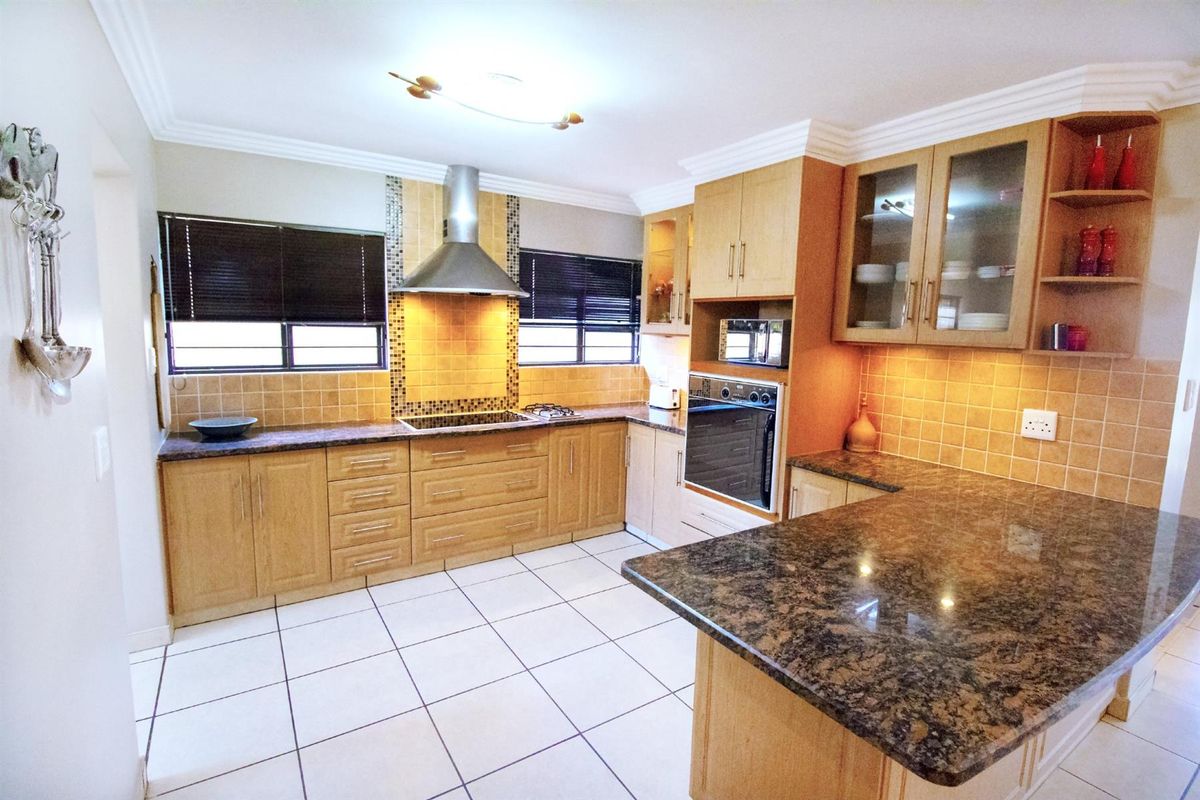 Exclusive Mandate | Where Ocean Views, Privacy and Prestige Meet - Wavecrest, Jeffreys Bay - Photo 5